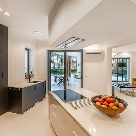 5br Golf & Pool In Caparica | By Airnest Aroeira (Setubal)