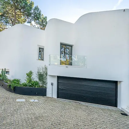 Villa 5br Golf & Pool In Caparica | By Airnest