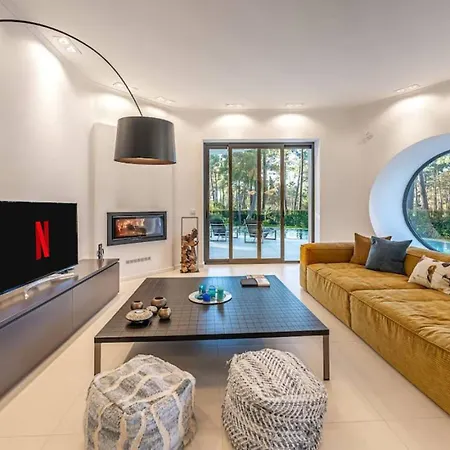 5br Golf & Pool In Caparica | By Airnest 别墅