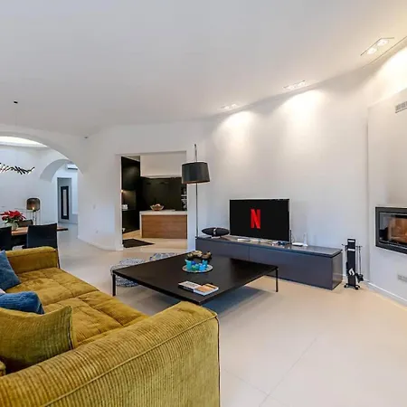 别墅 5br Golf & Pool In Caparica | By Airnest