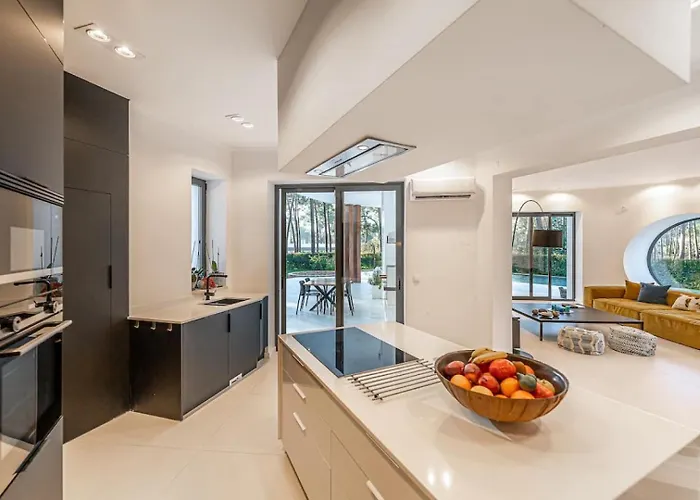 5br Golf & Pool In Caparica | By Airnest Aroeira (Setubal)