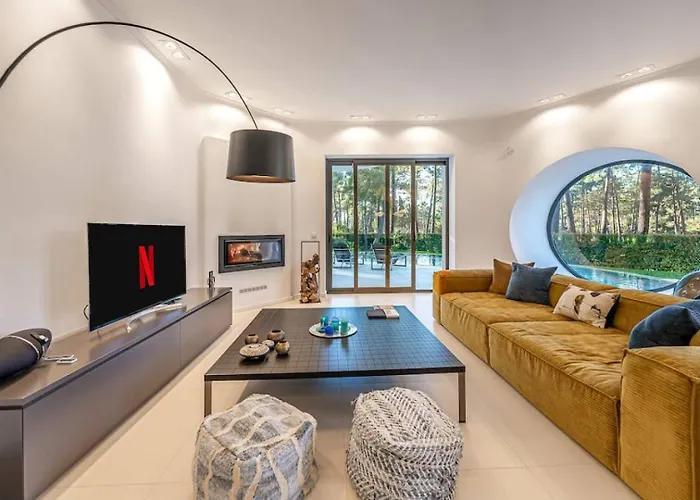 5br Golf & Pool In Caparica | By Airnest 别墅